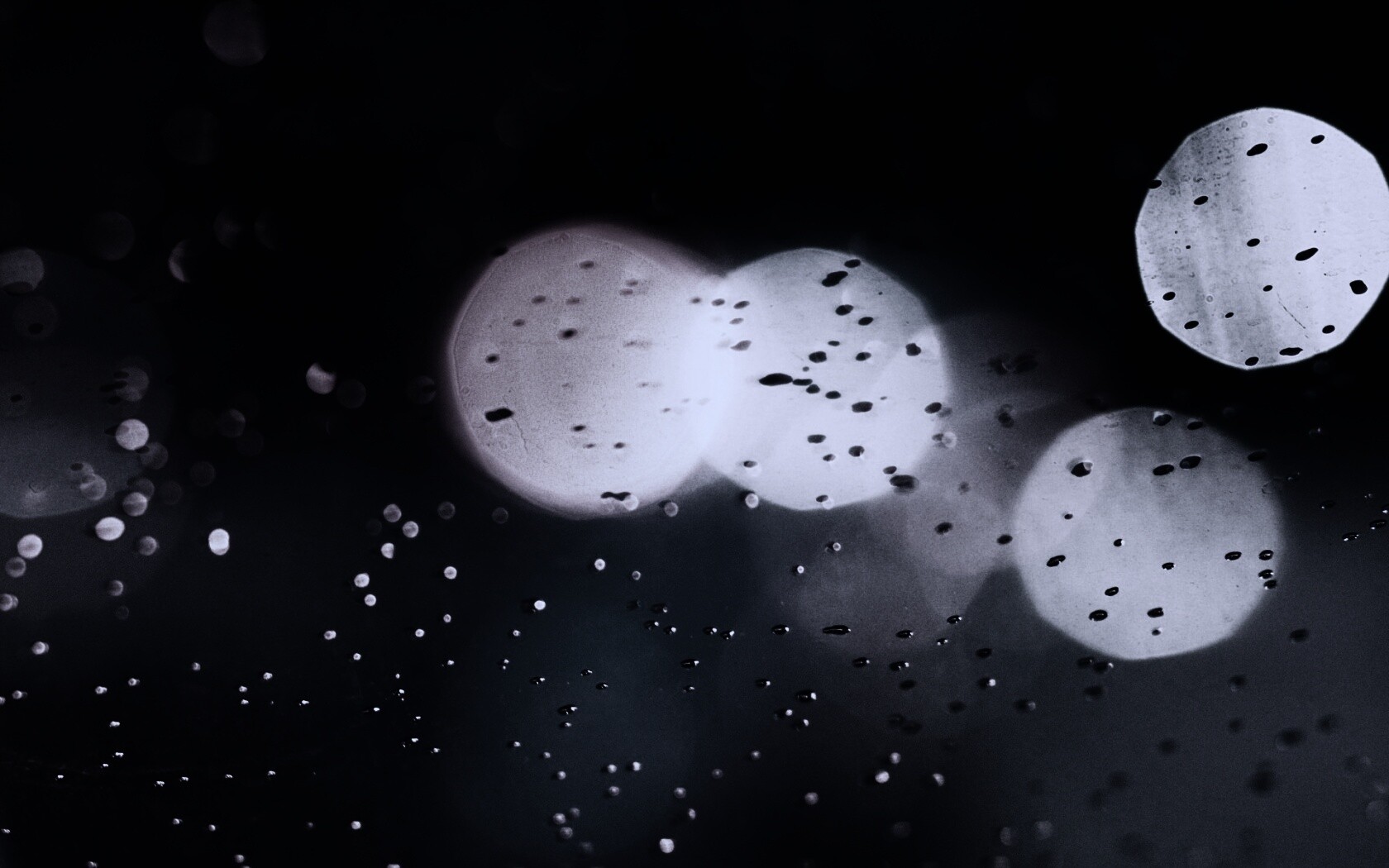 Огни, стекло и капли обои