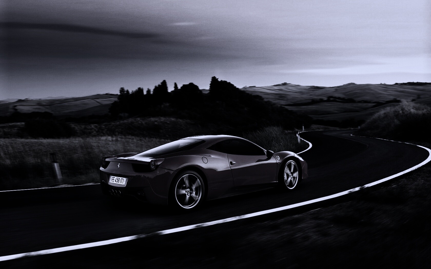 Красная феррари на извилистой дороге обои