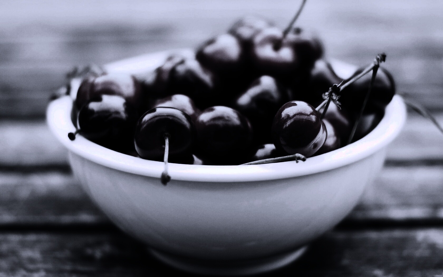 Миска спелой черешни обои