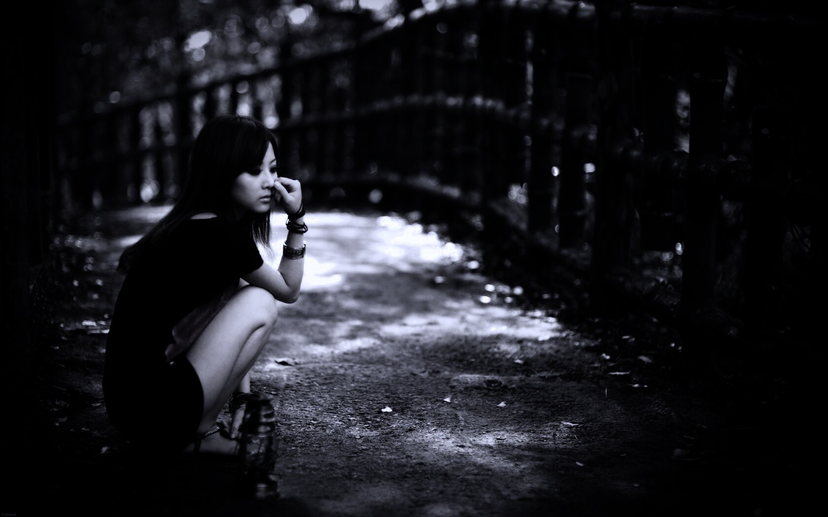 Грустная японская девушка обои