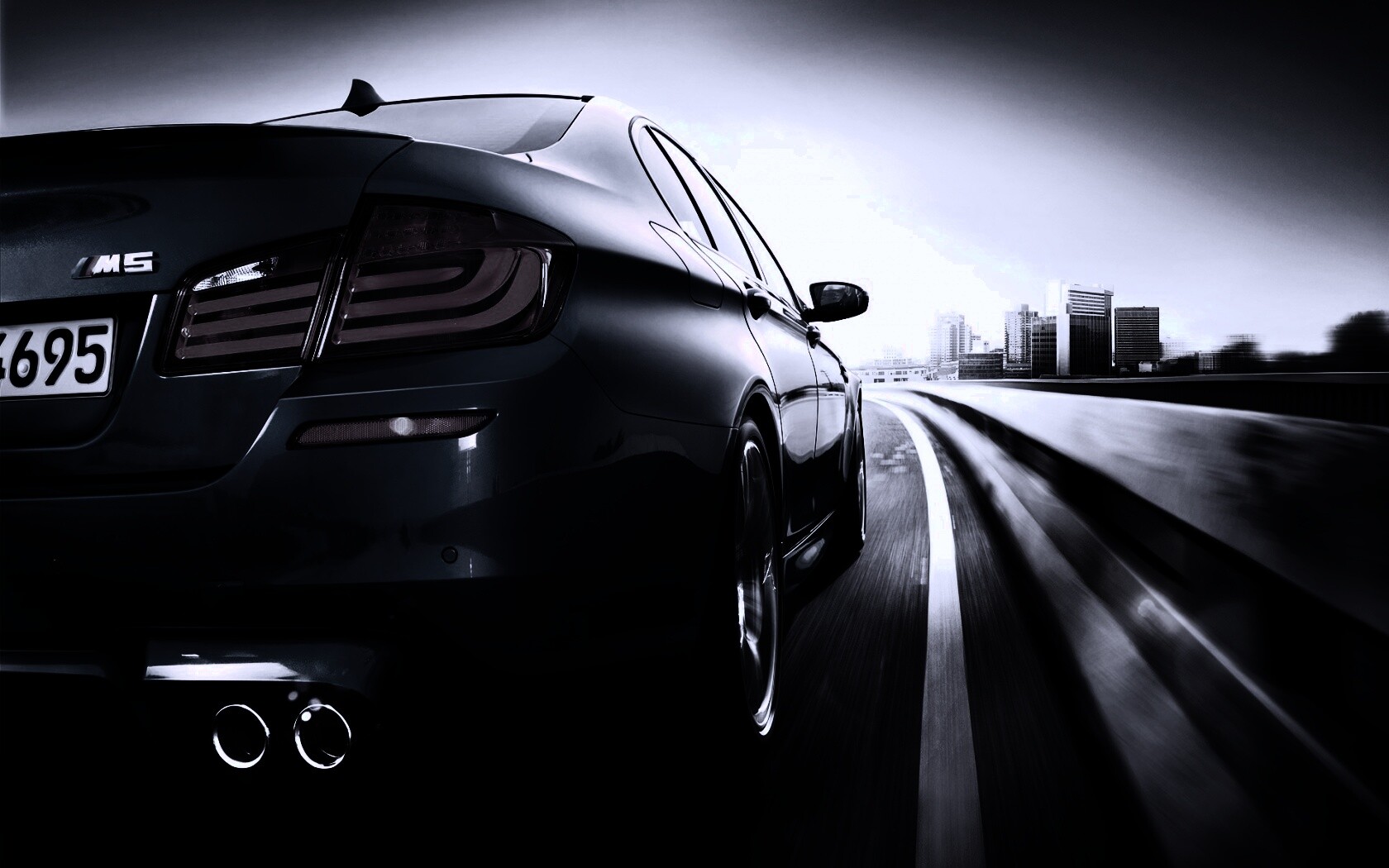 BMW F10 на повроте обои