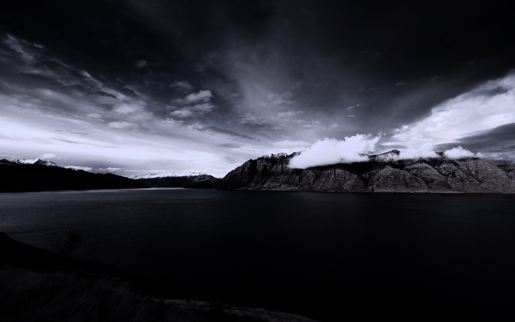 Живописная широкая река обои