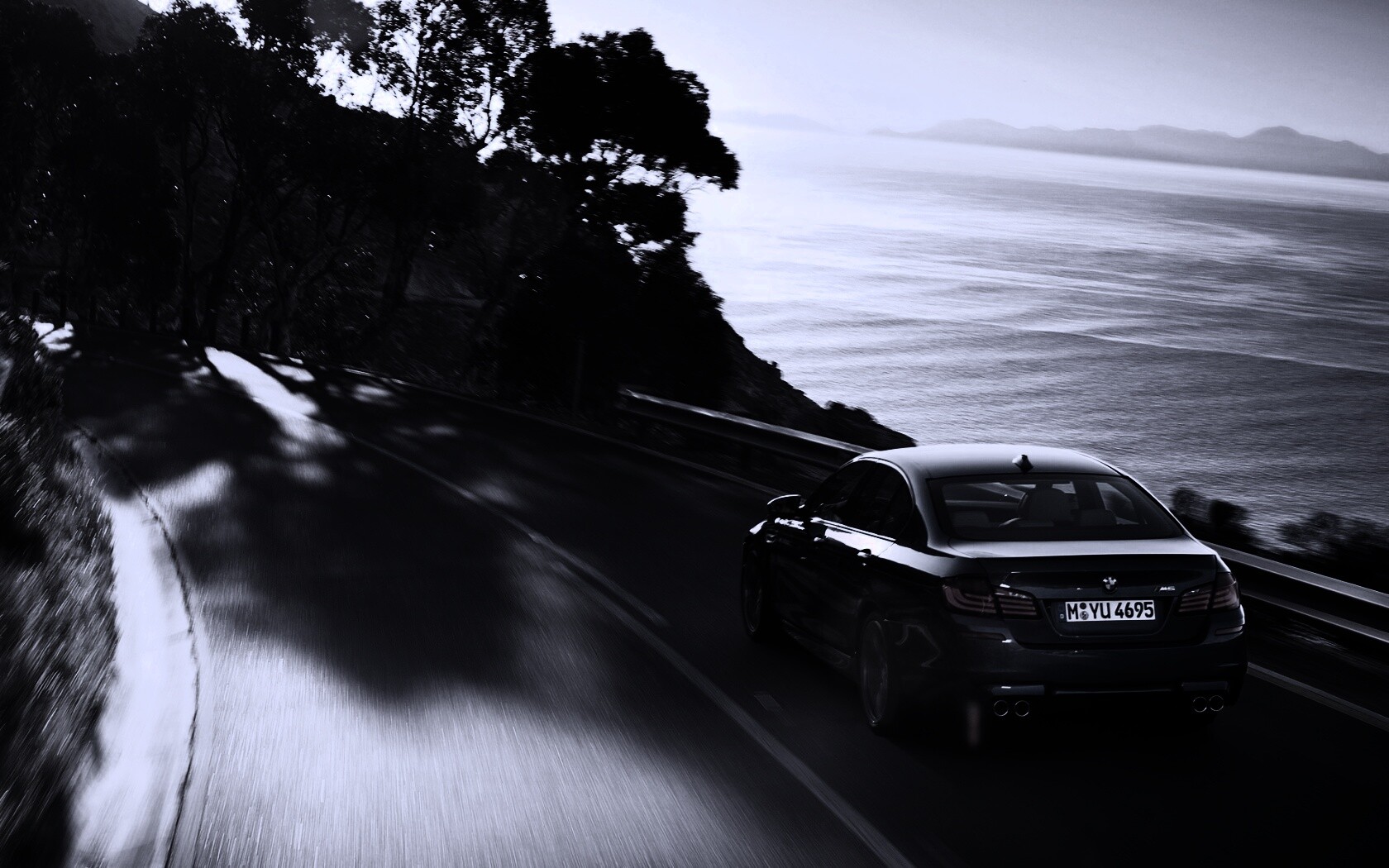 BMW F10 на горной дороге  обои