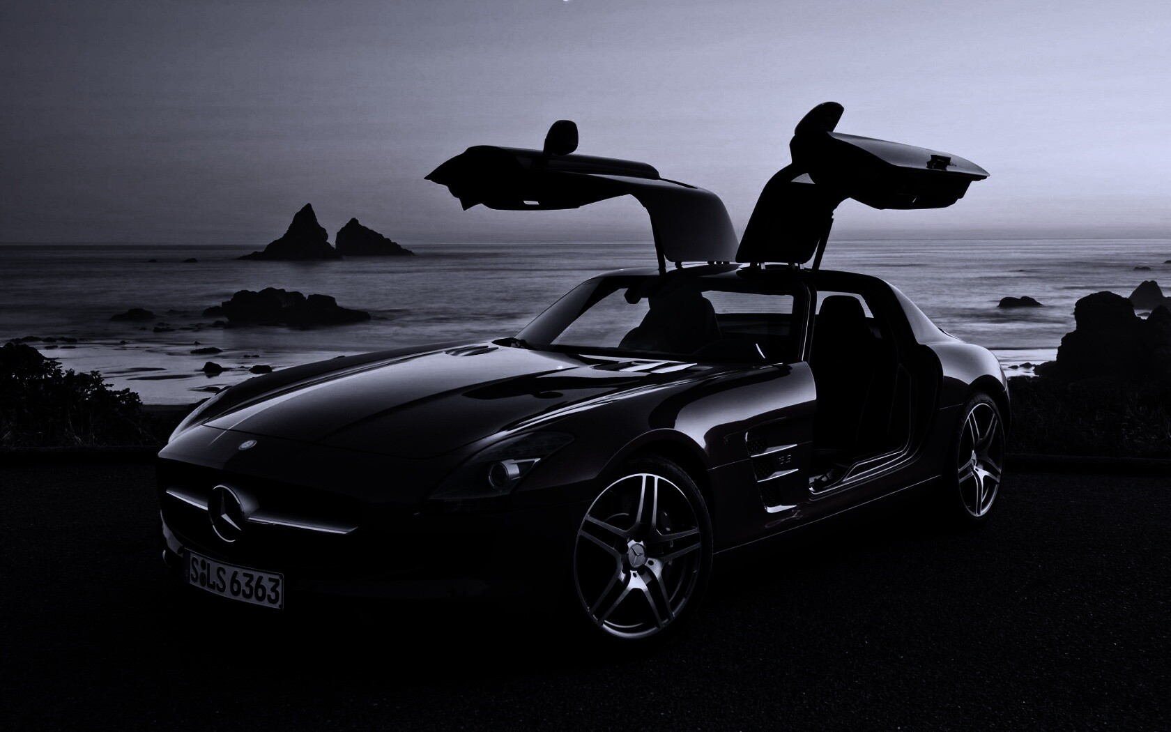 Мерседес на побережье обои
