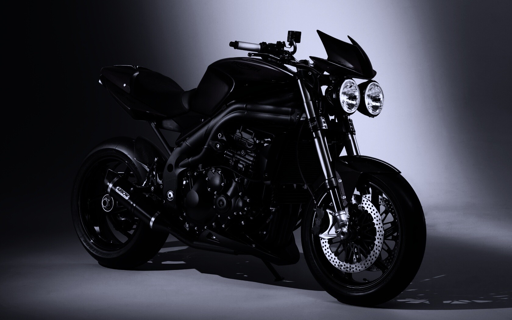 Мотоцикл в фотостудии обои