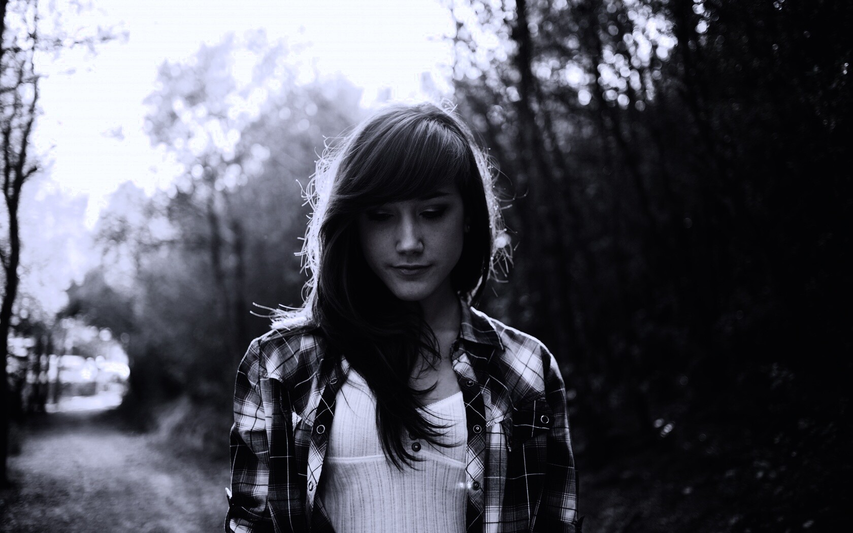 Девушка в парке обои