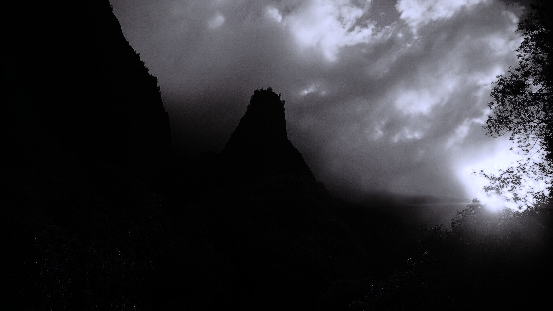 Заросшие джунглями горы обои