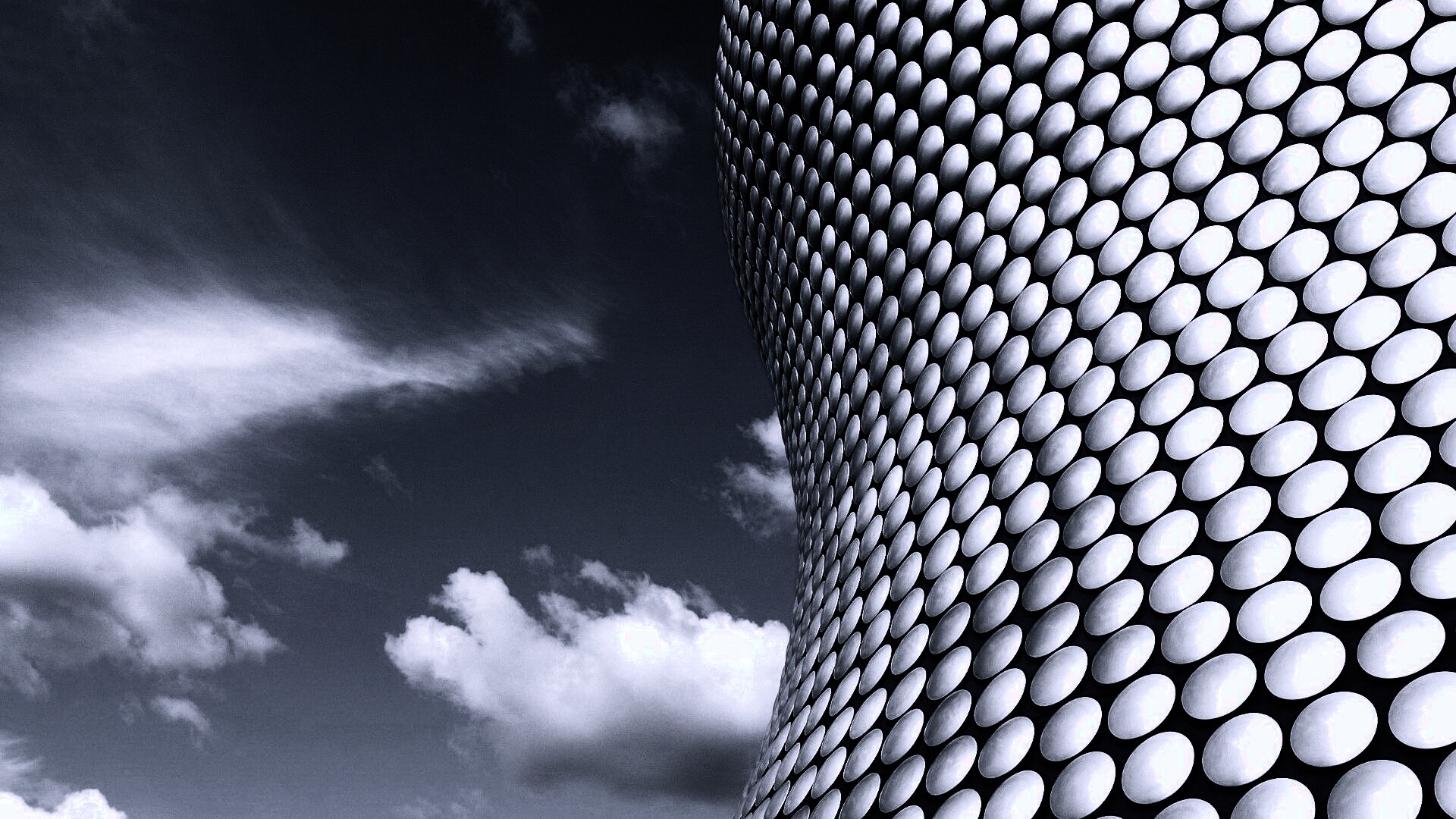 Стена из белых кругов обои