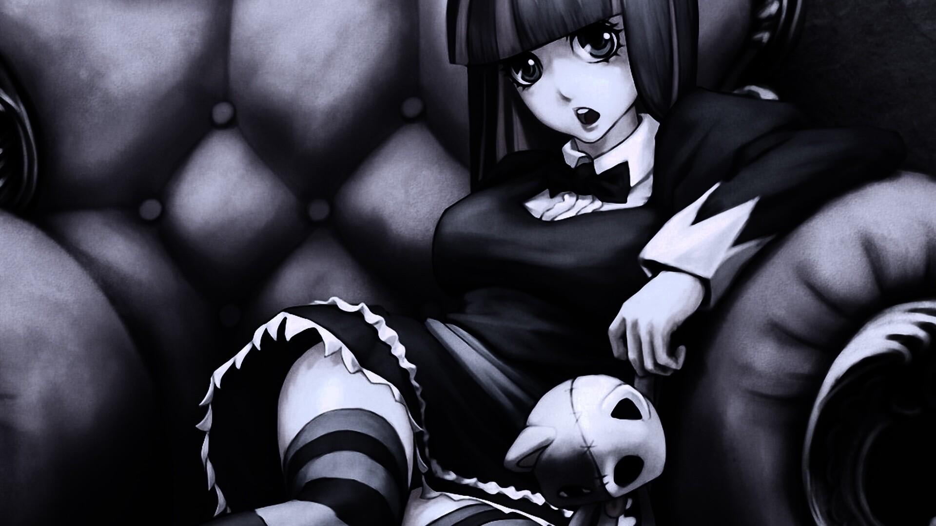 Девочка с куклой котенка обои