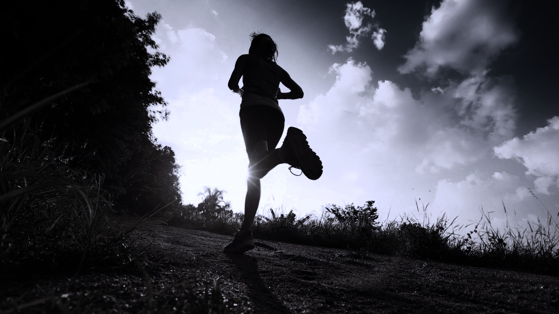 Девушка на пробежке обои