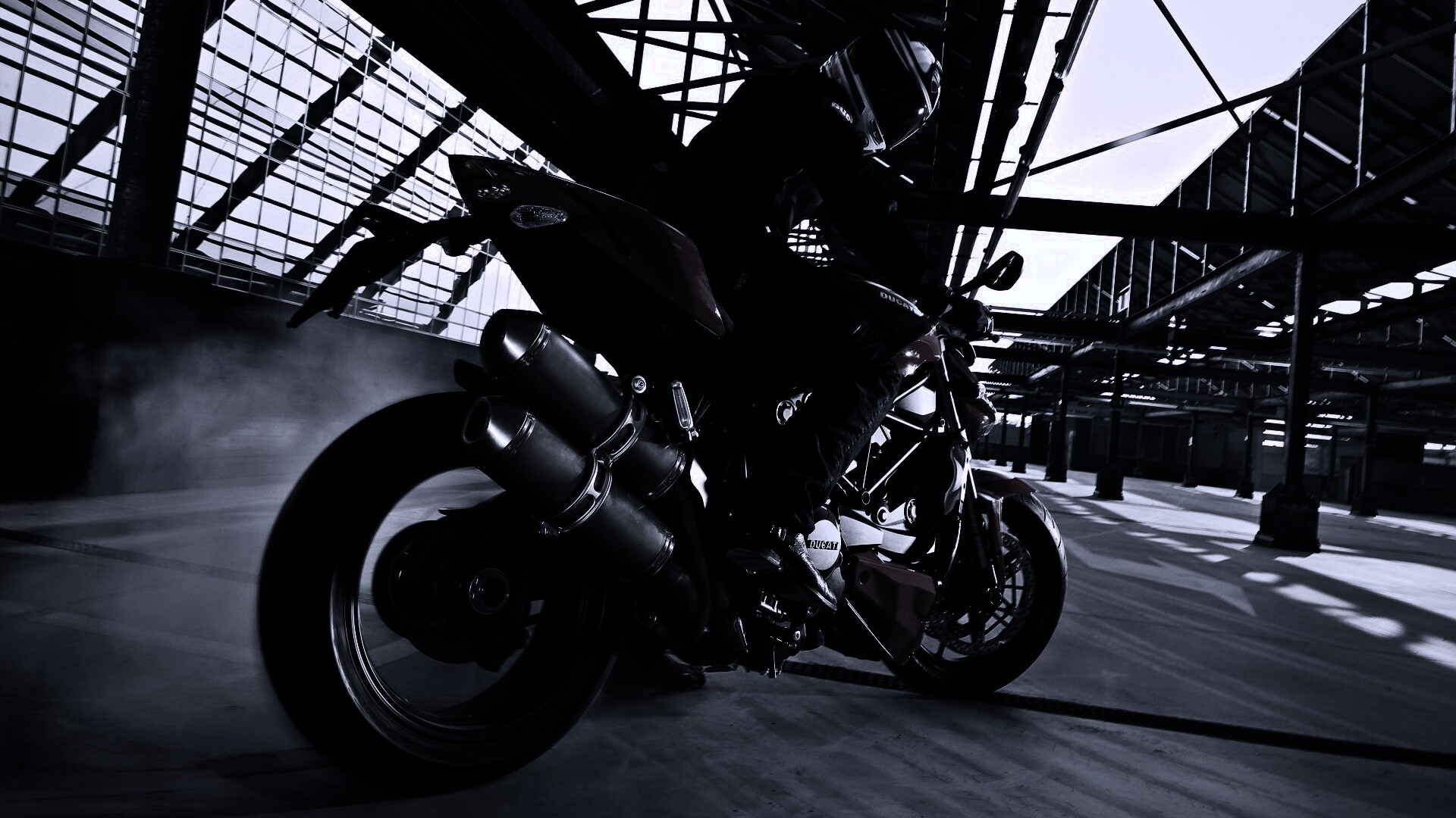 Пробуксовка на мотоцикле обои