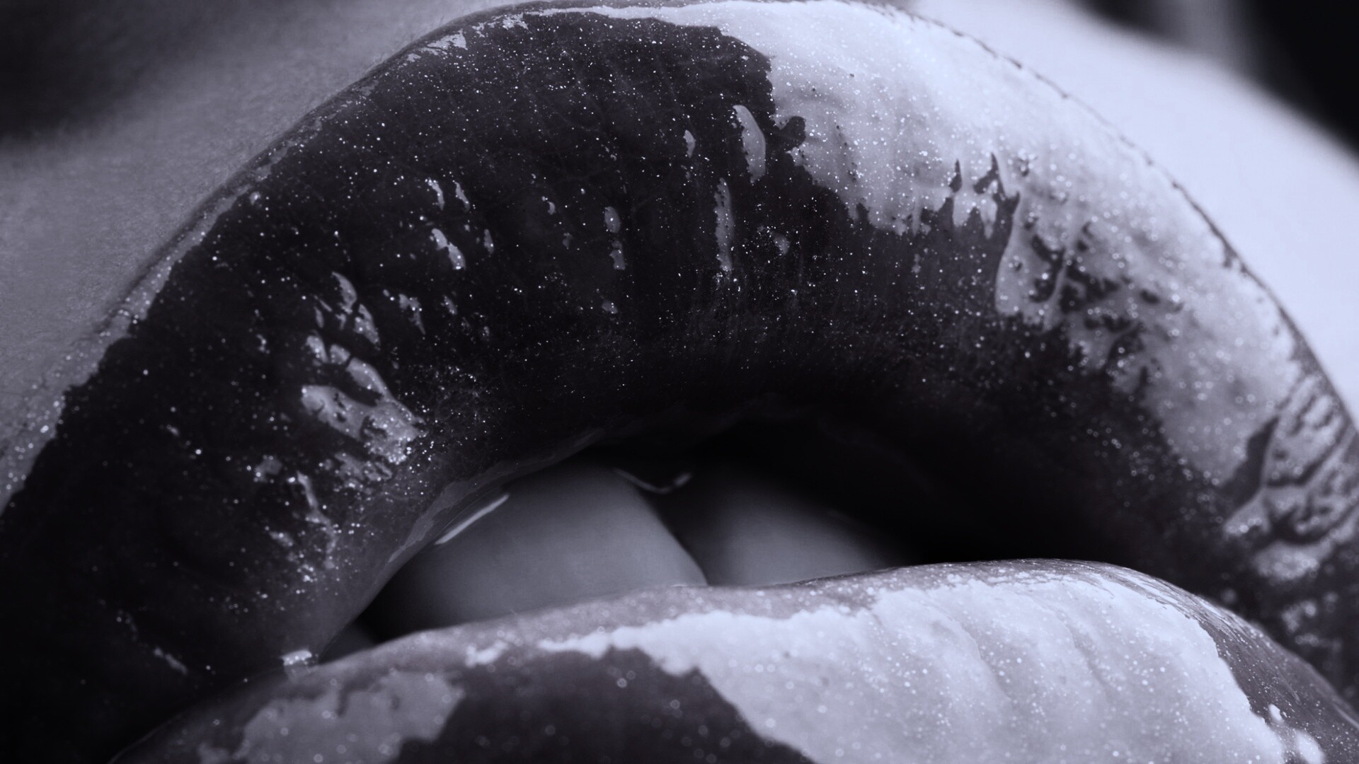 Губы с блеском обои