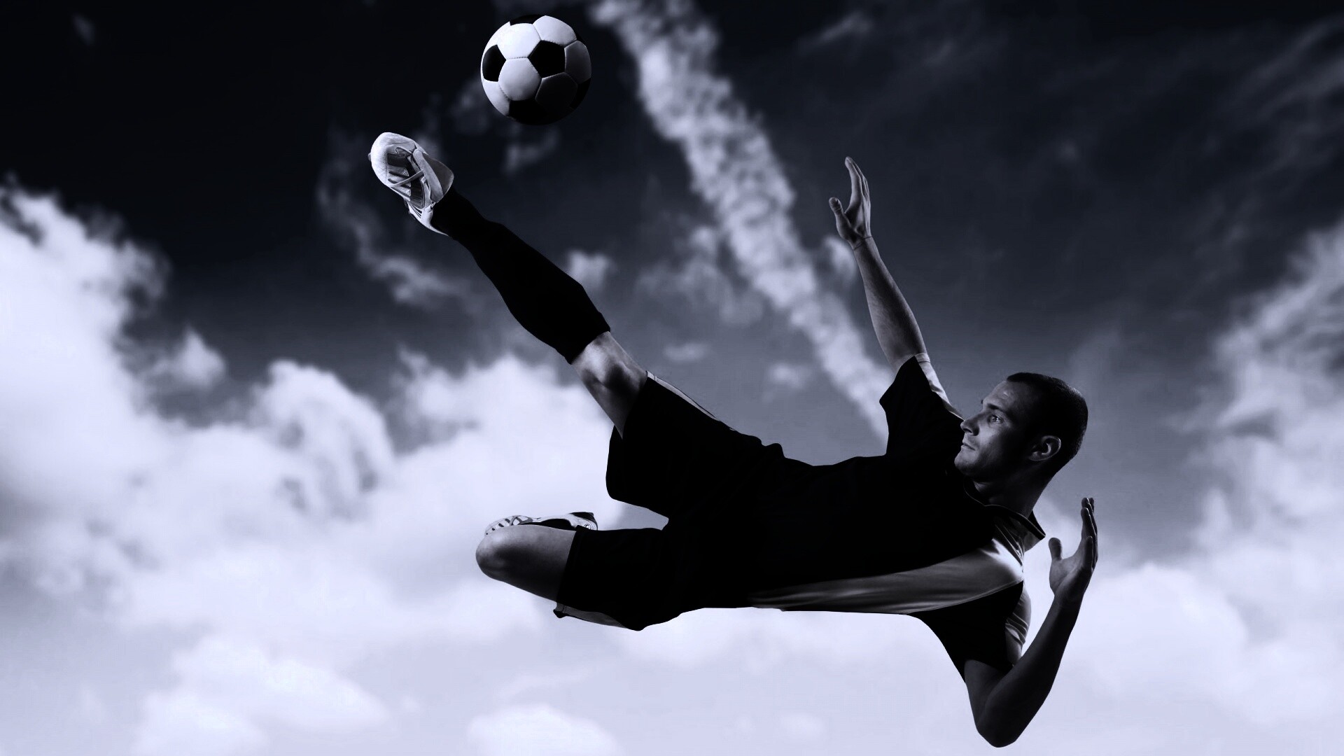 Удар по мячу обои