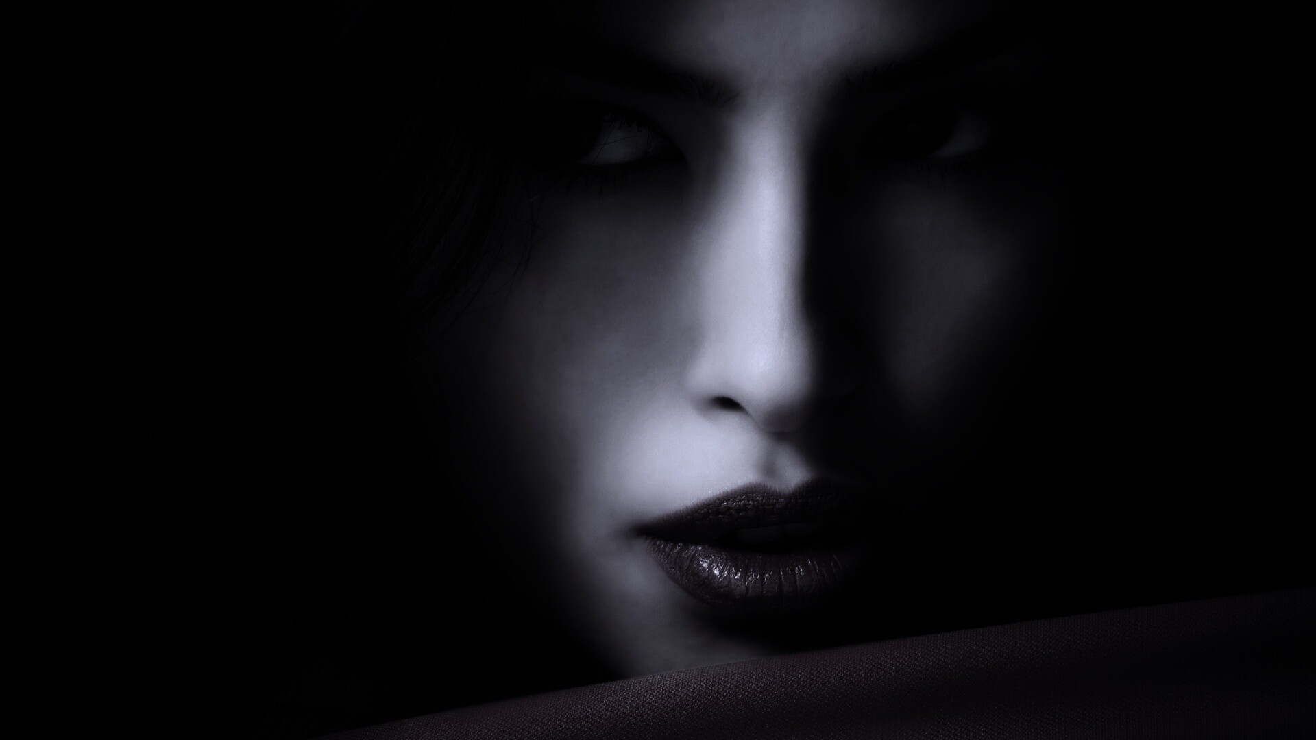 Женский взгляд обои