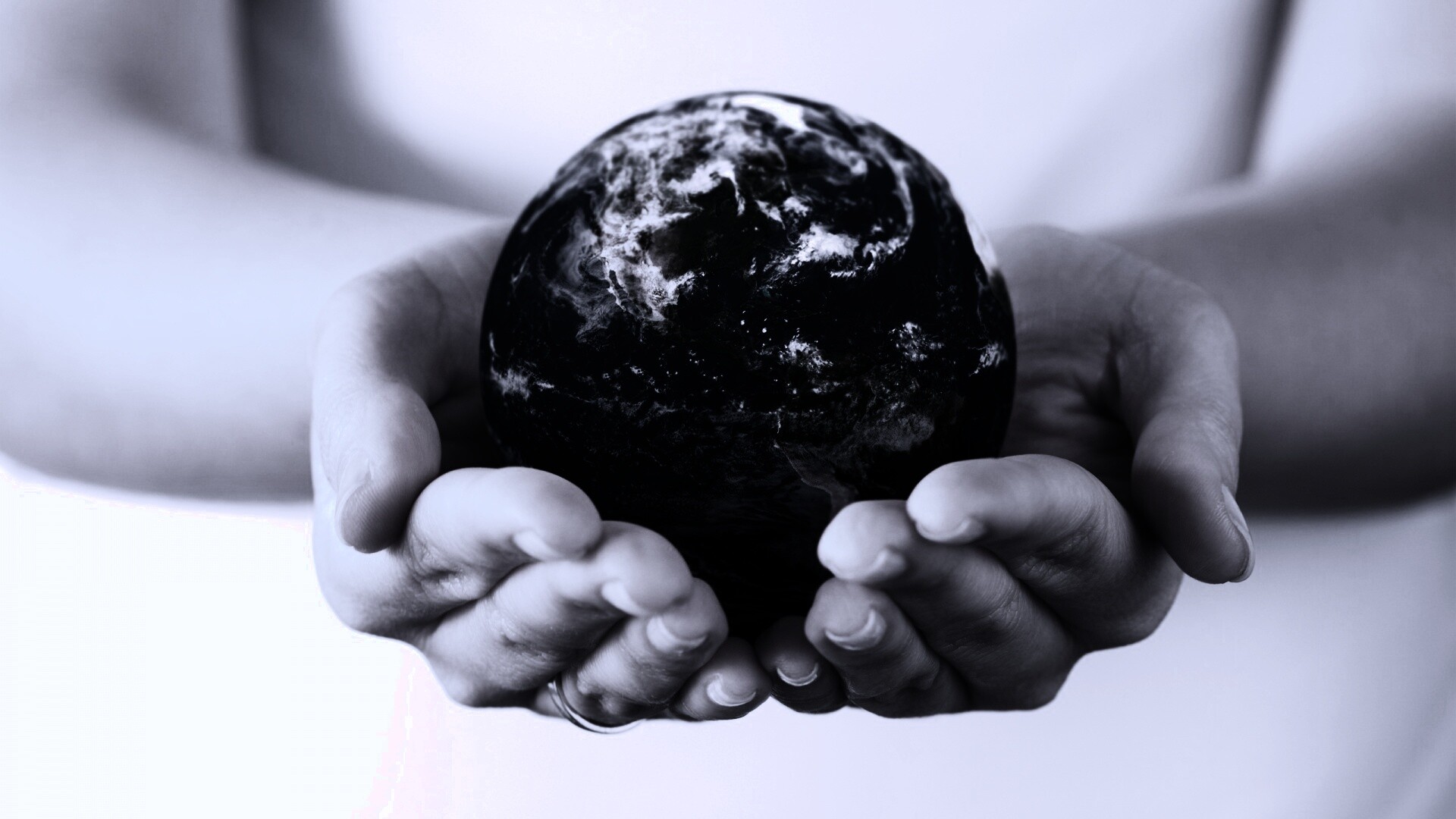 Весь мир в твоих руках обои