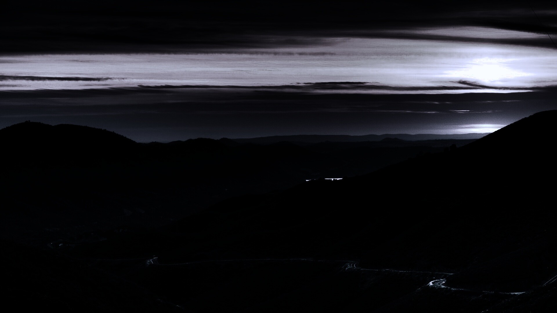 Закат на склонах гор обои