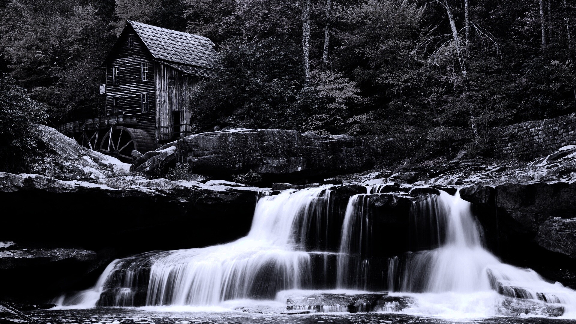 Дом, водяное колесо и водопад обои