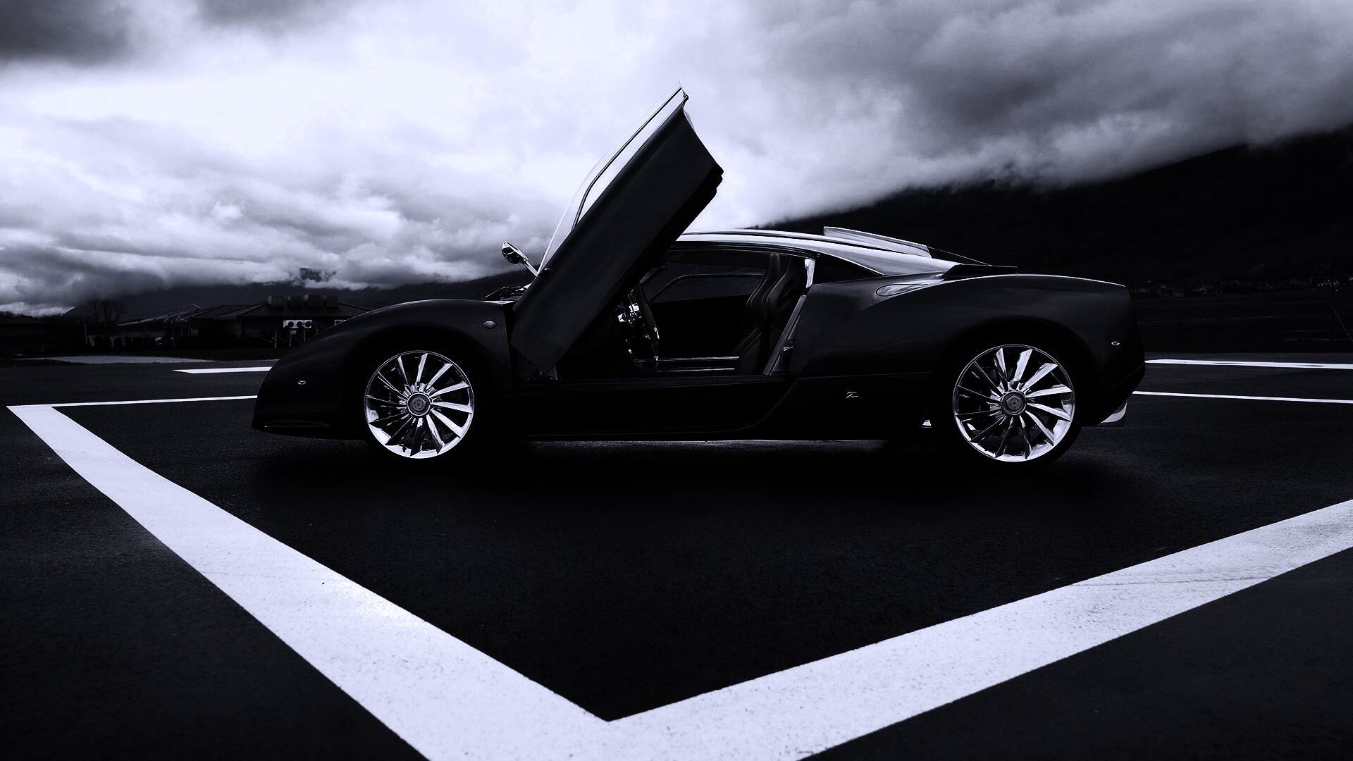 Spyker C12 на аэродроме обои