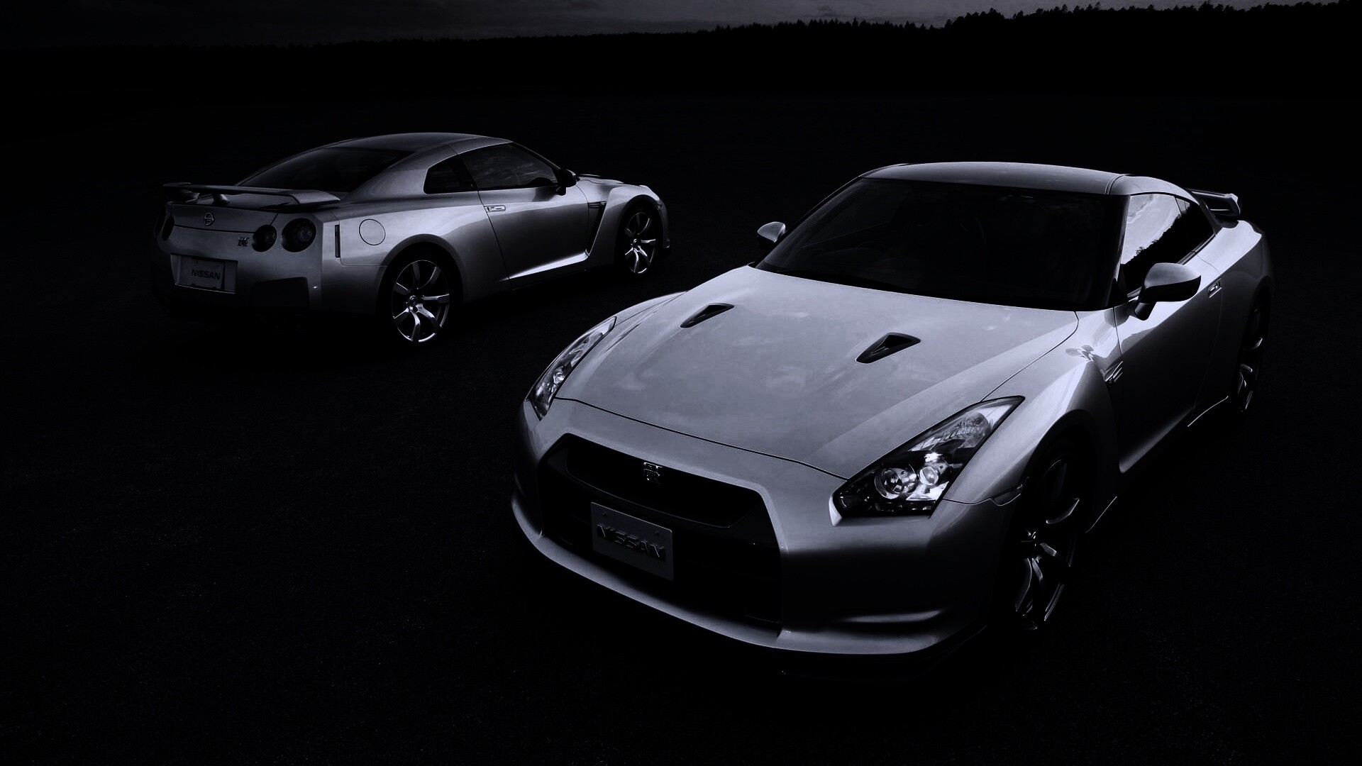 Nissan с двух ракурсов обои