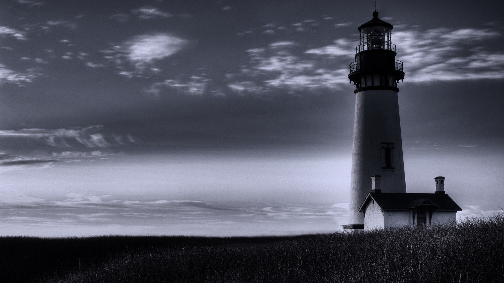 Маяк в поле обои