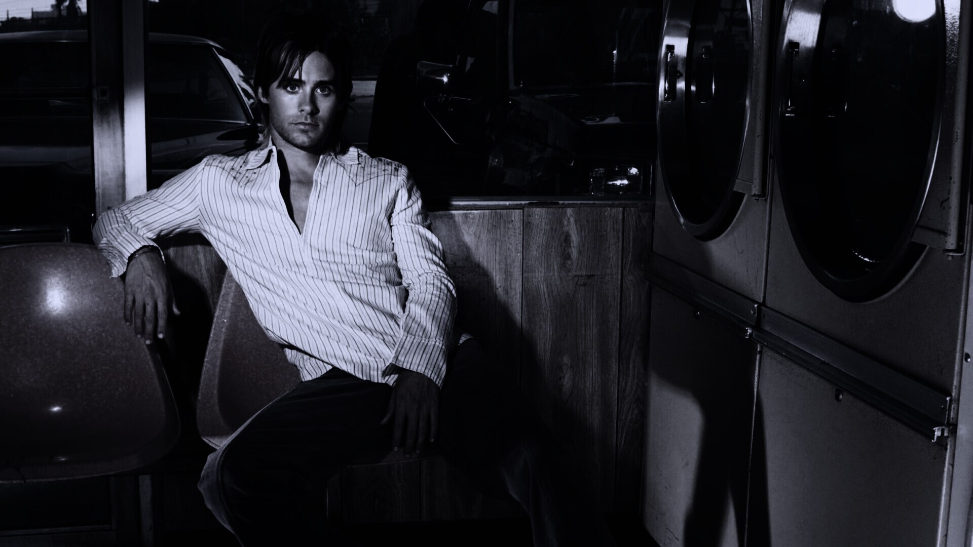 Джаред  Лето на стуле обои