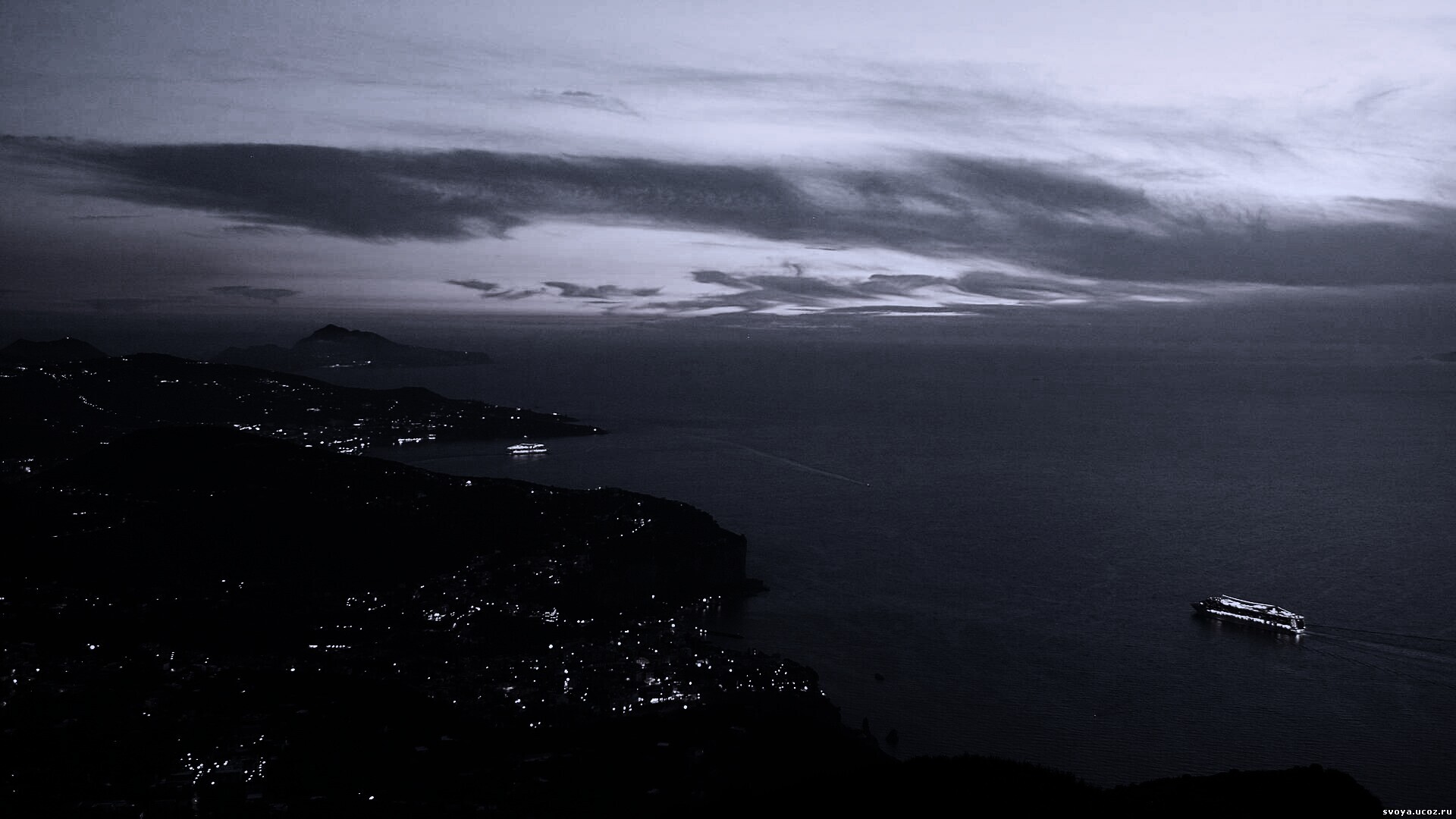 Городок у моря обои