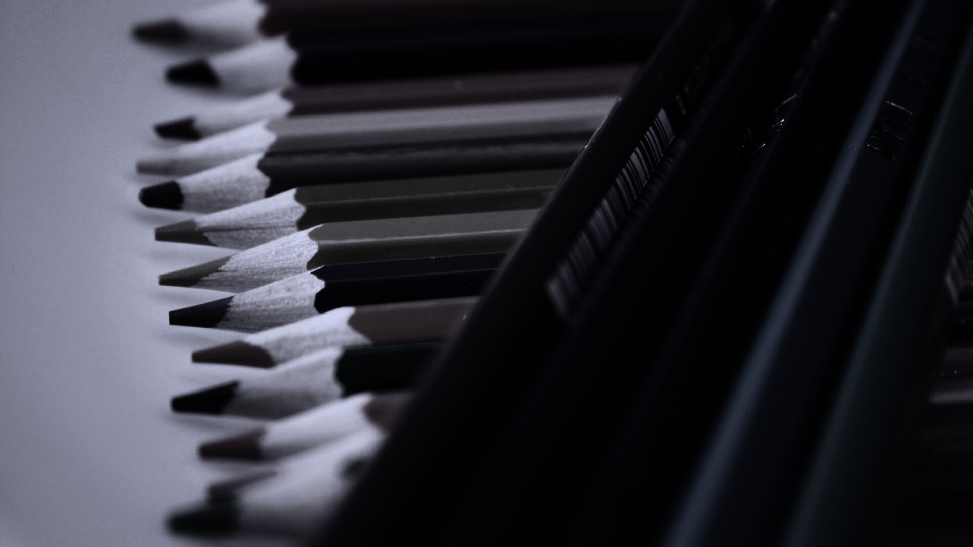 Цветные карандаши обои