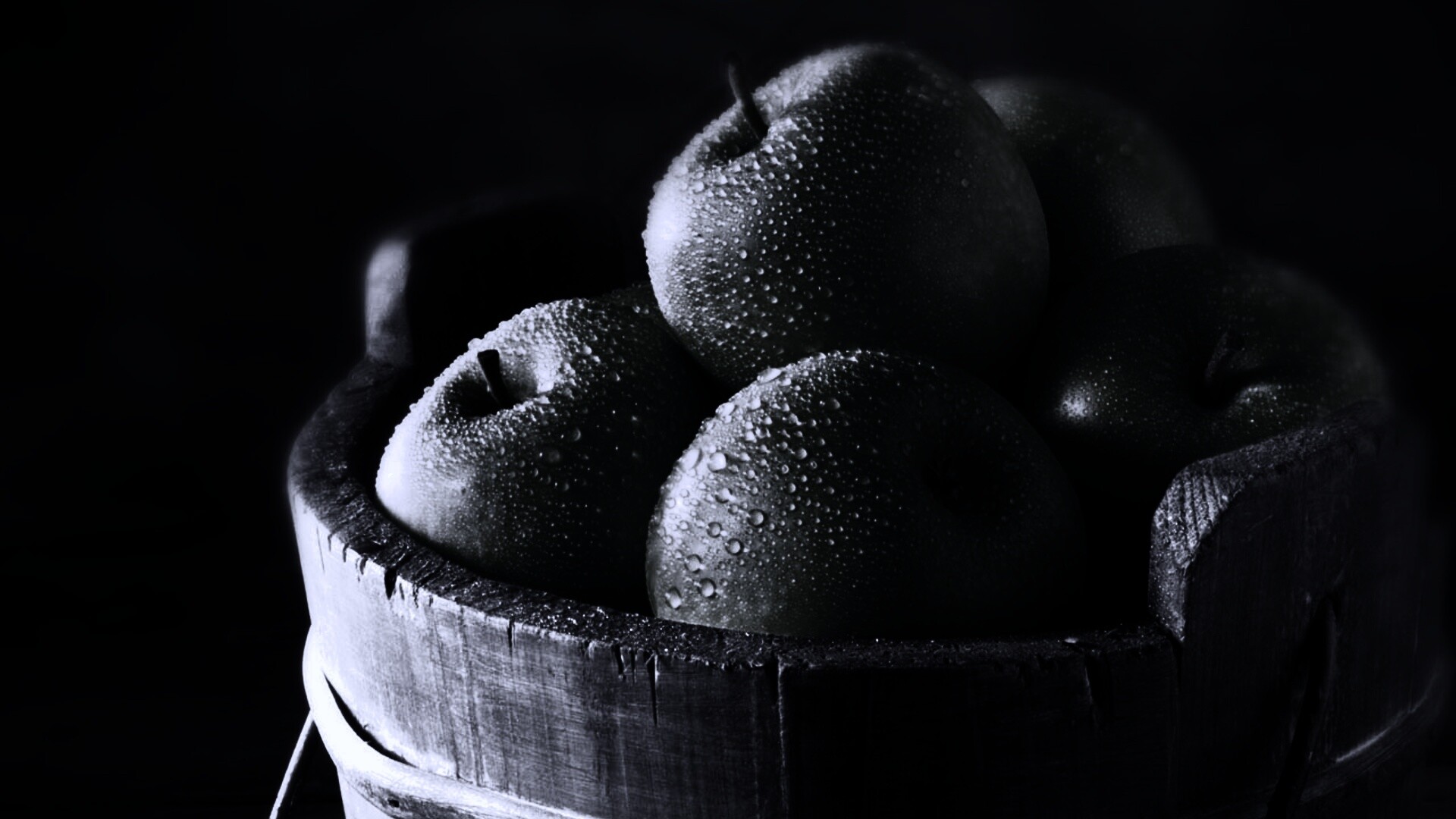 Ведро зеленых яблок обои