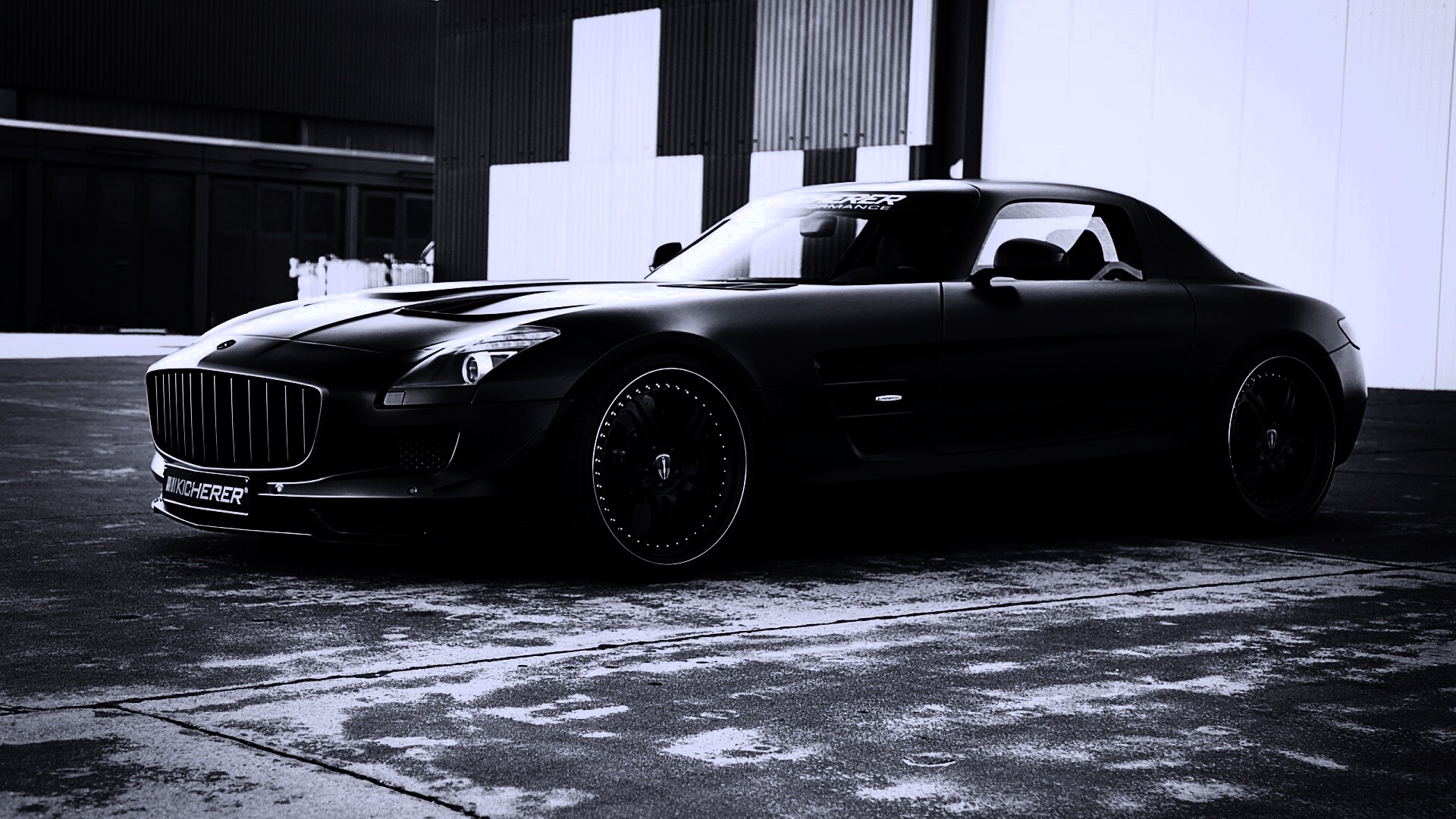 Черный спорткар обои