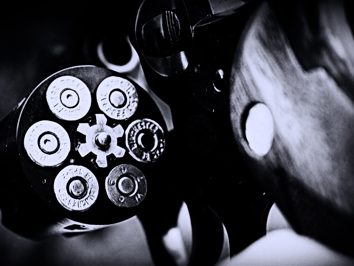 Револьвер обои