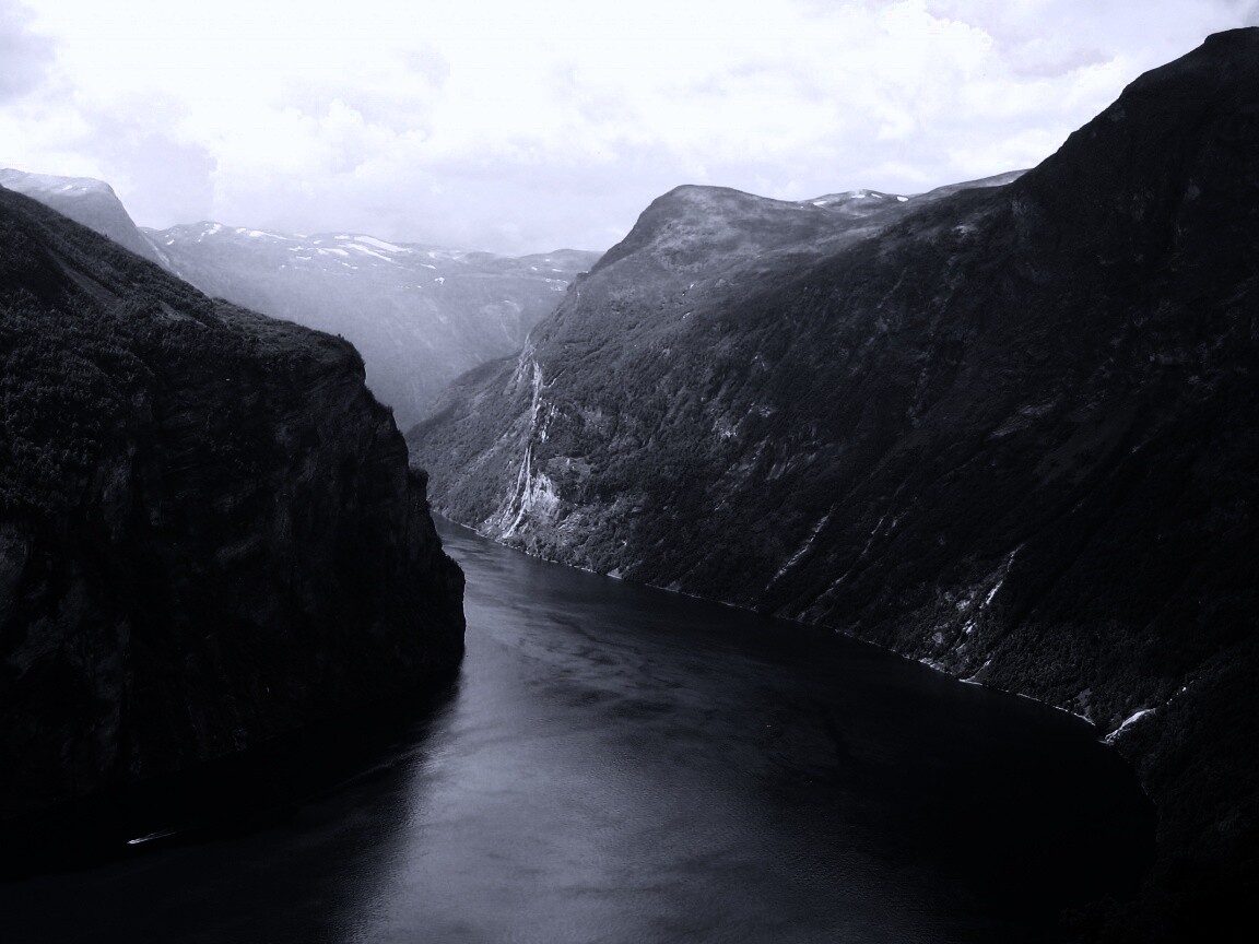 Горная река обои