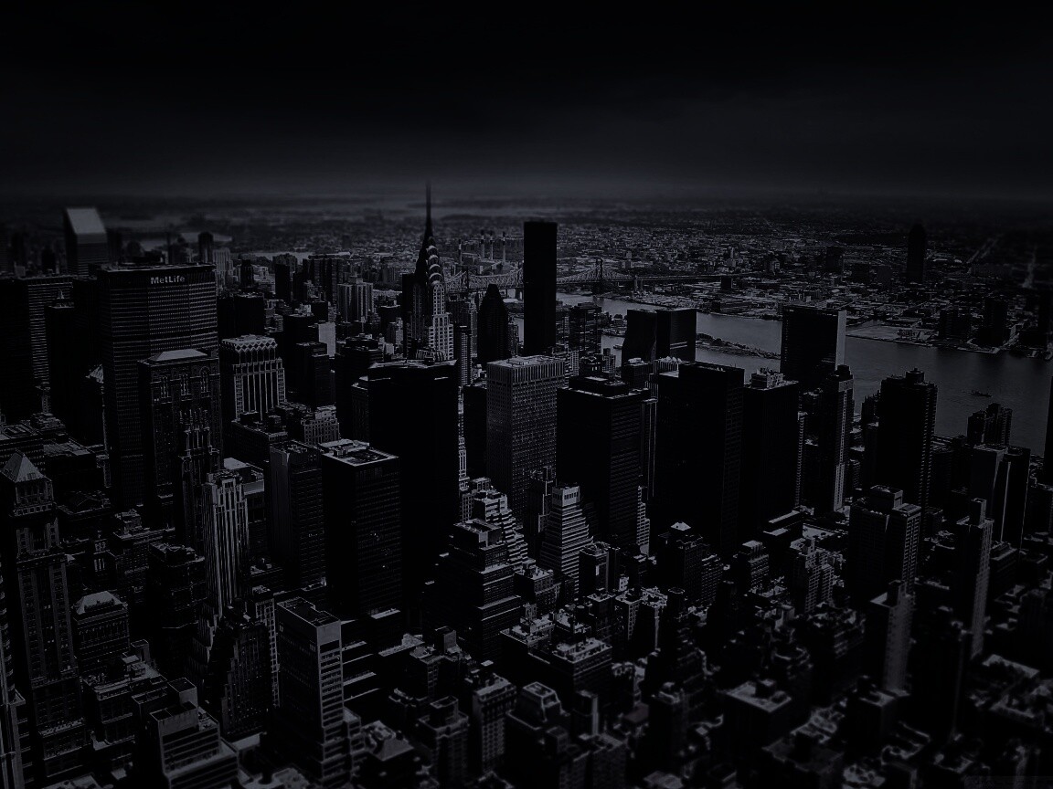 Темное небо над городом обои