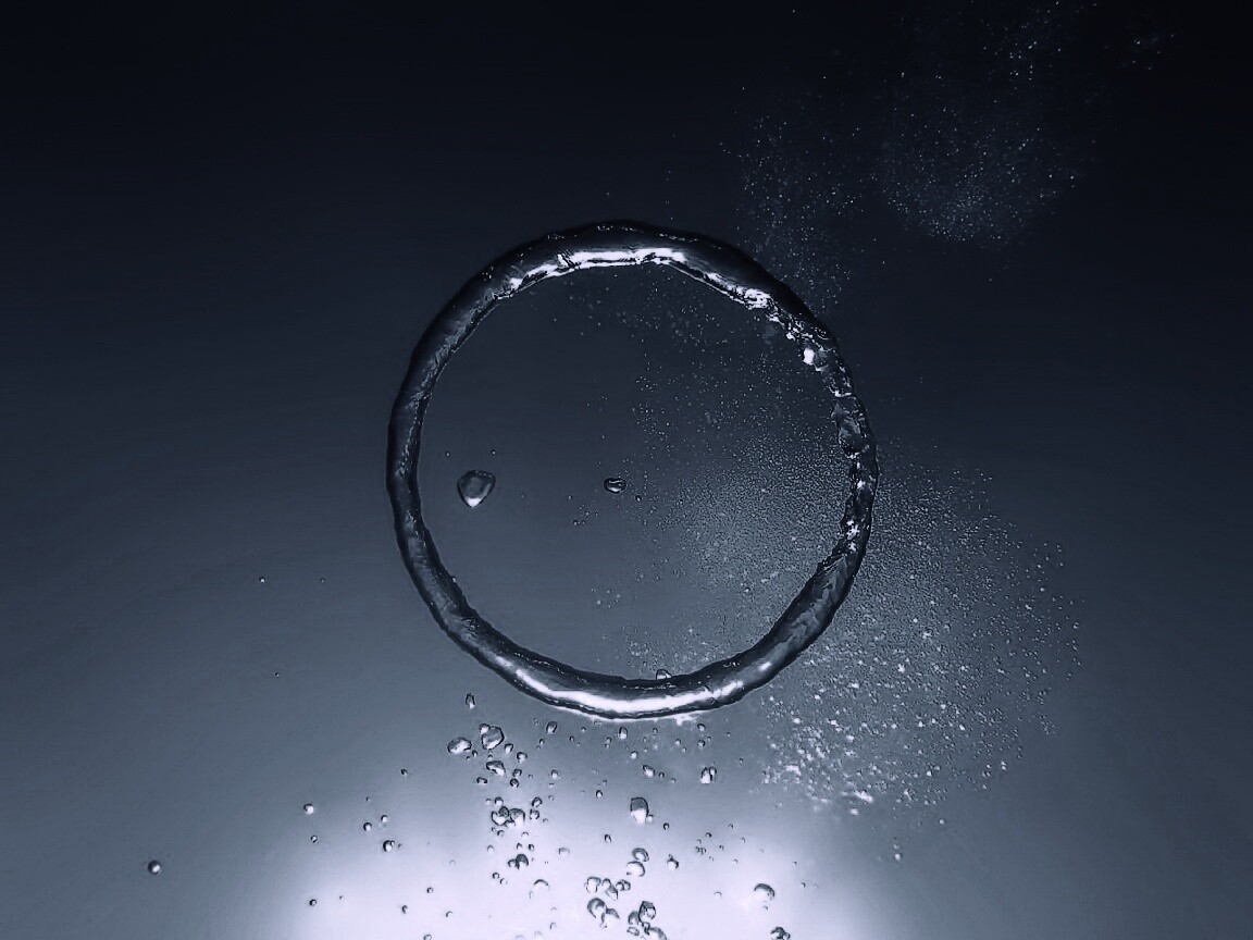 Кольцо из воды обои
