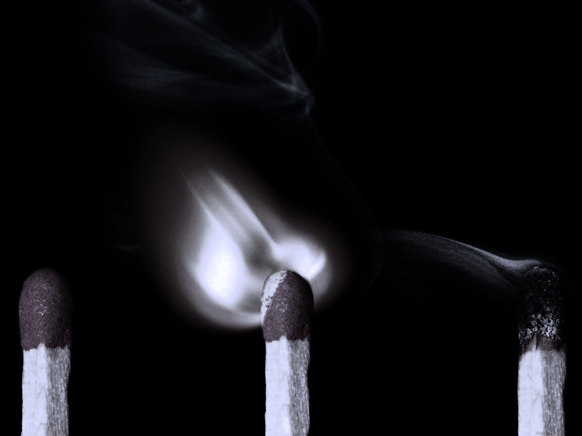 Три состояния спички обои