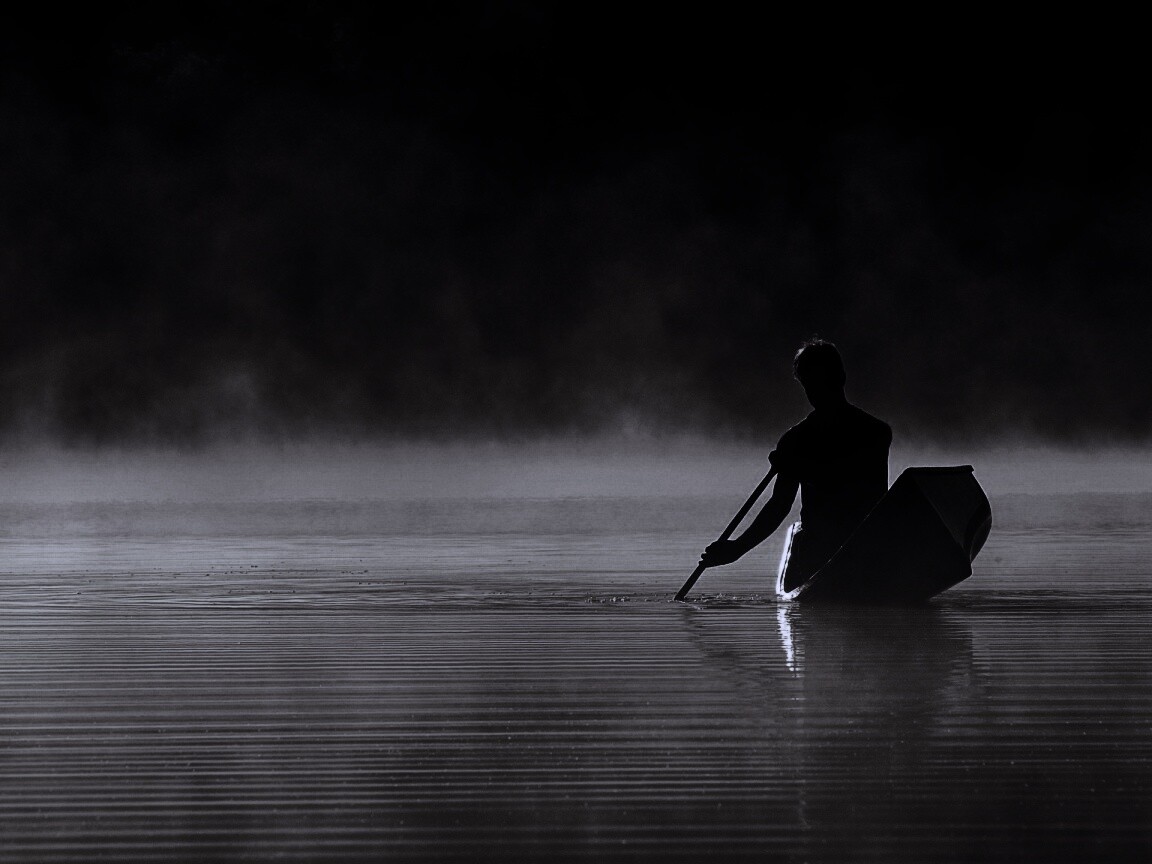 Один в лодке обои