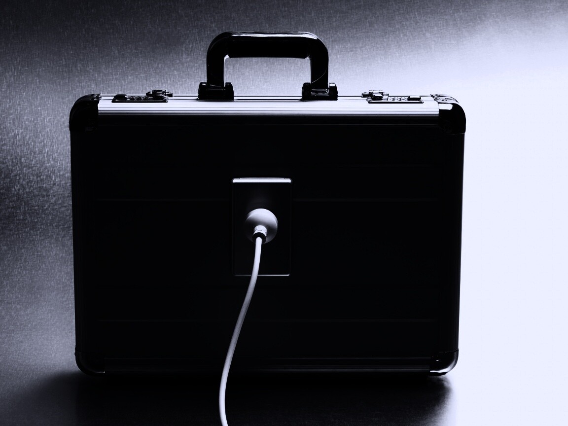 Розетка на кейсе обои