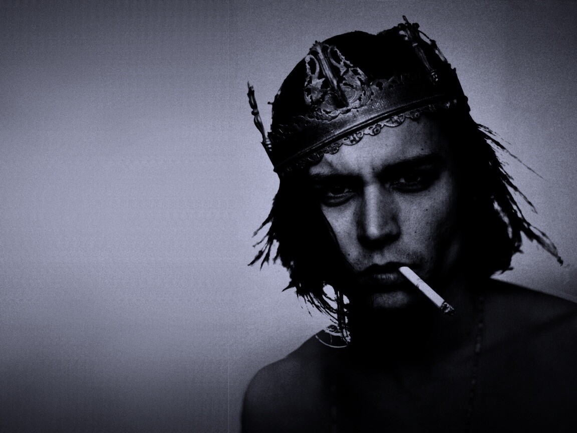 Джонни Депп в короне обои