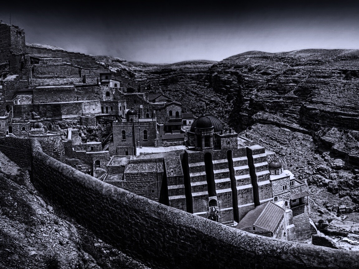 Город среди скал обои