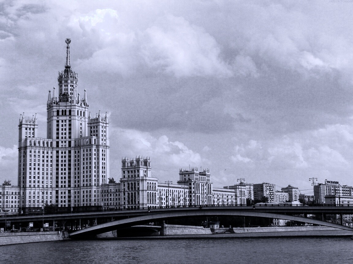 Высотка на Котельнической набережной обои