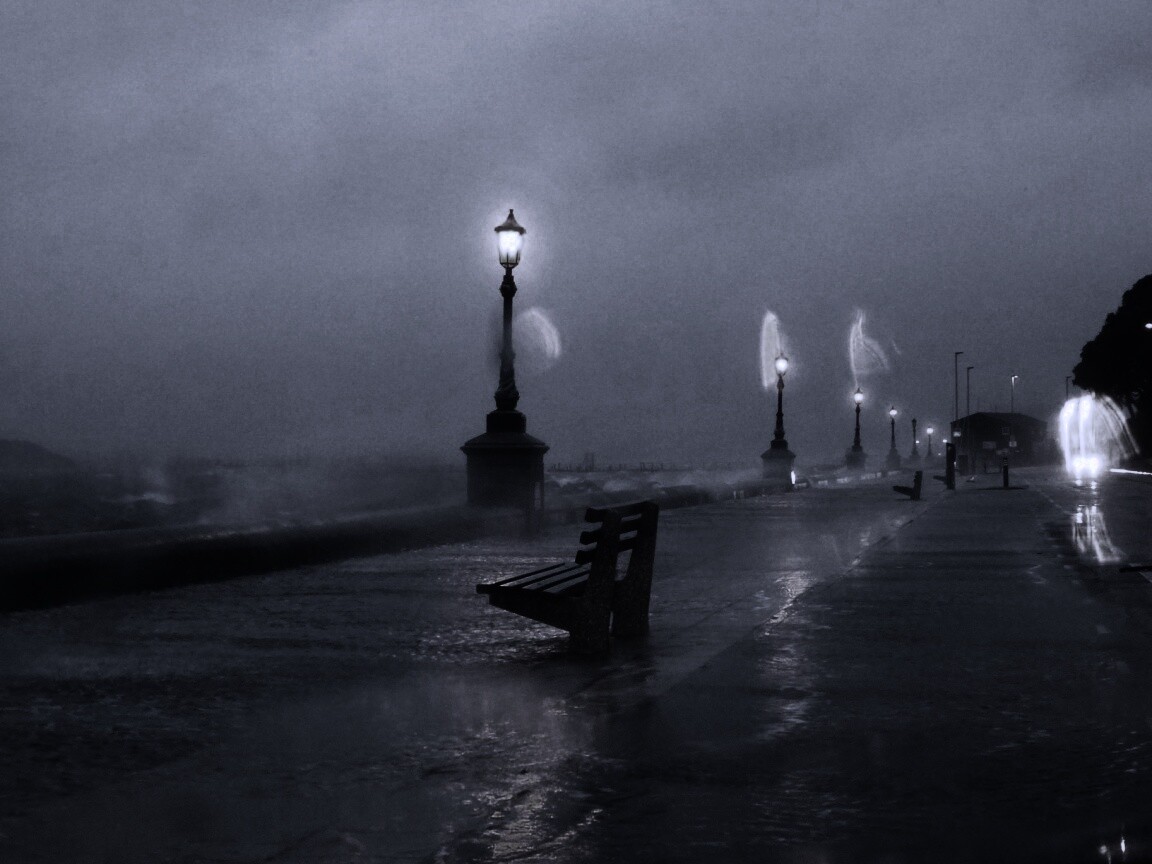 Набережная в ливень обои