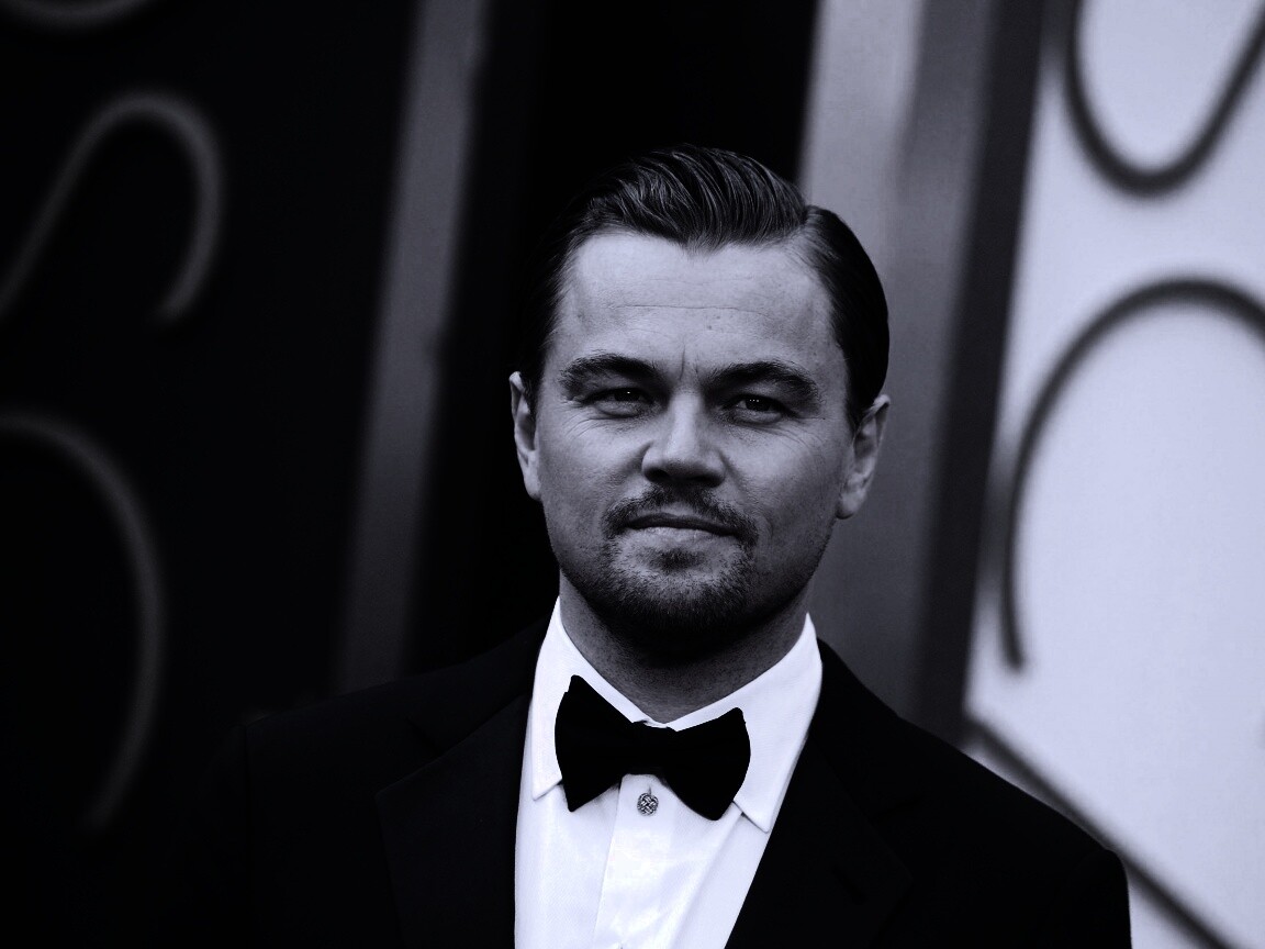 Леонардо Дикаприо в костюме обои