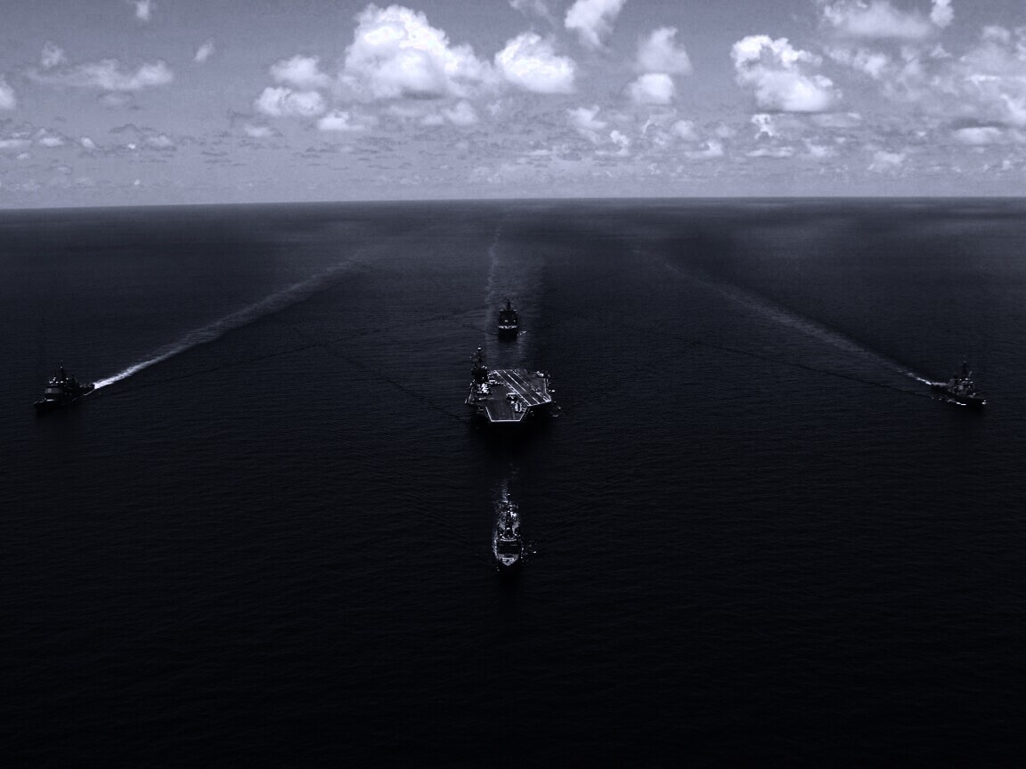 Авианосец с эскортом обои