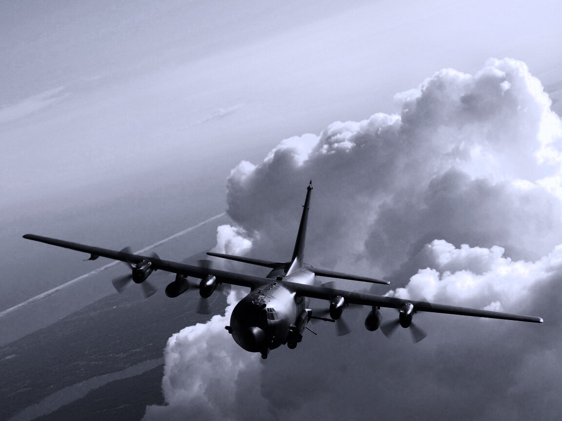 Самолет АС-130 обои