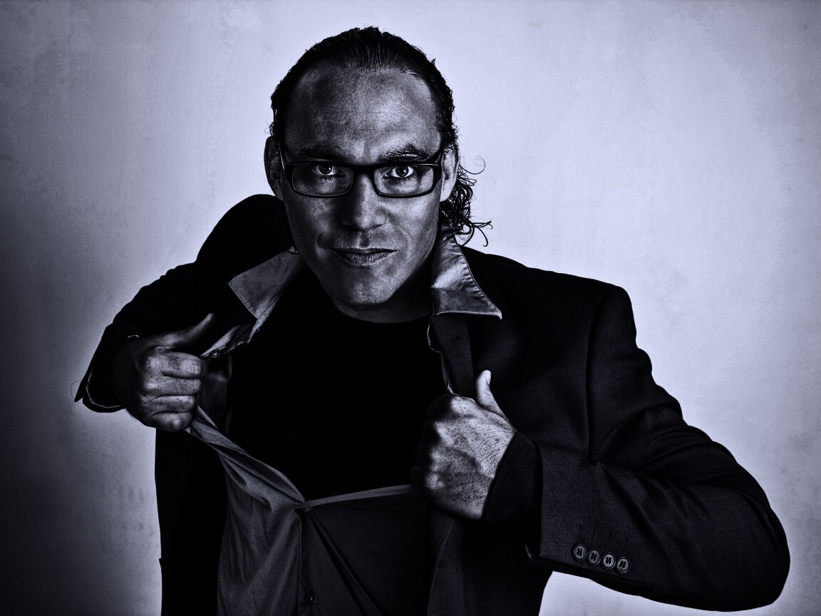 Спешит на помощь обои