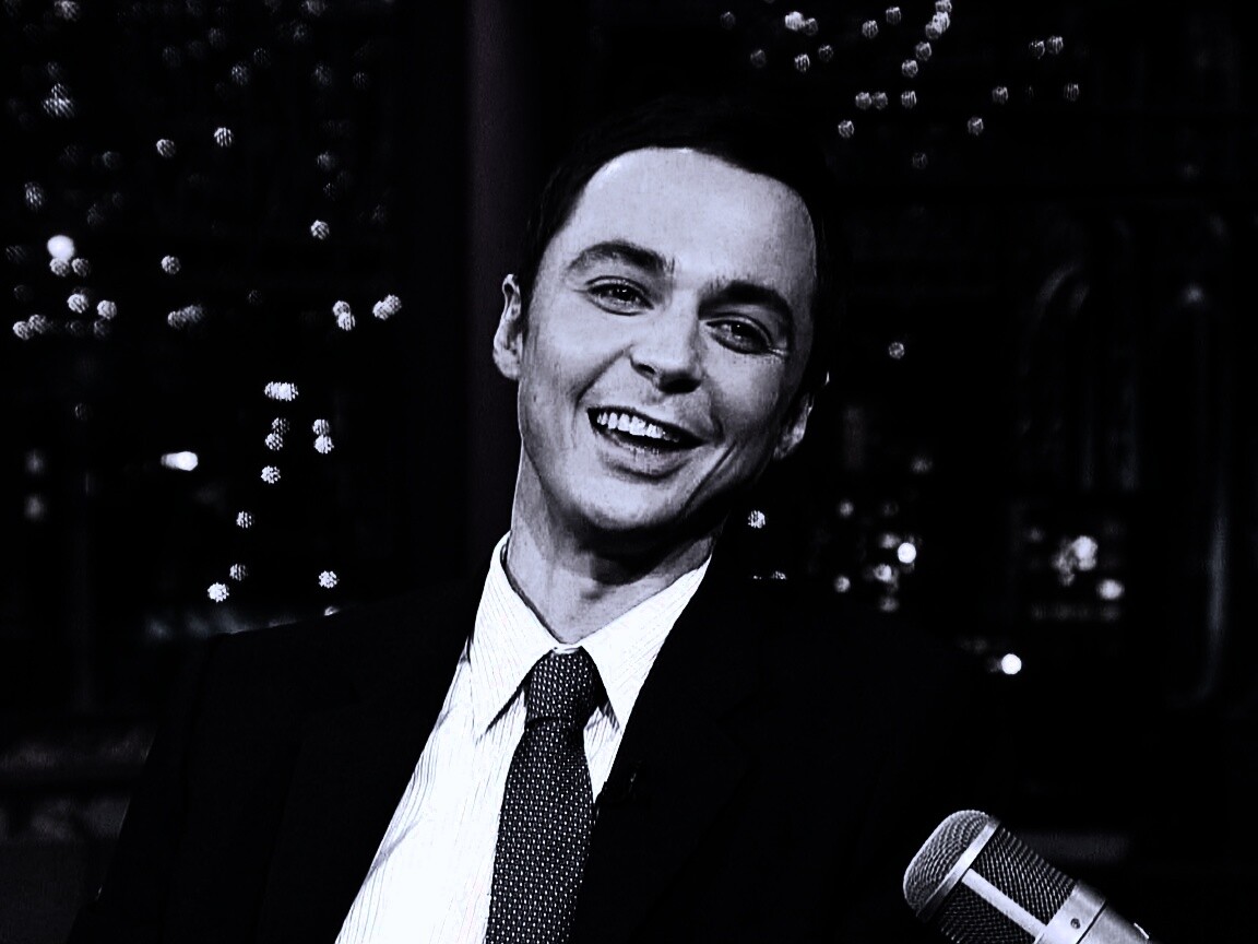 Джим Парсонс на вечернем шоу обои