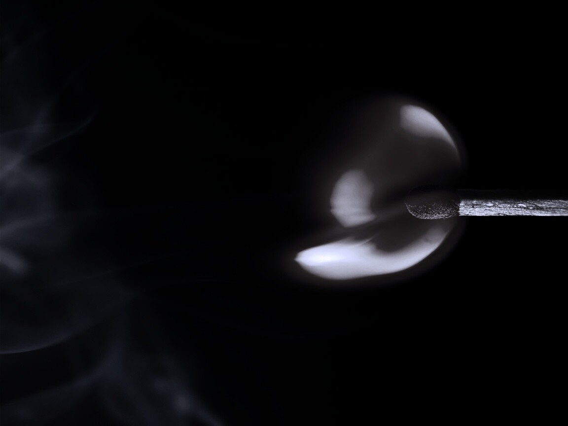 Горящая спичка обои