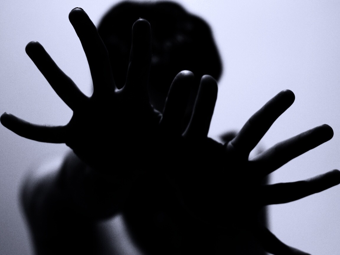 Руки тянутся к тебе обои