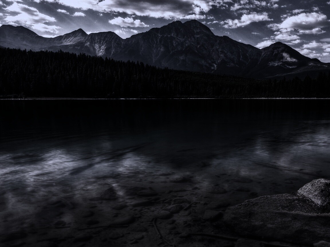 Зеленое озеро обои