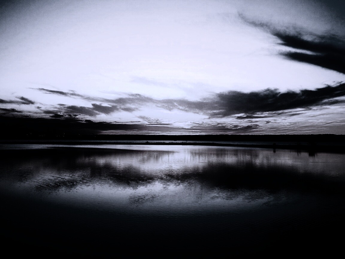 Закат над озером обои