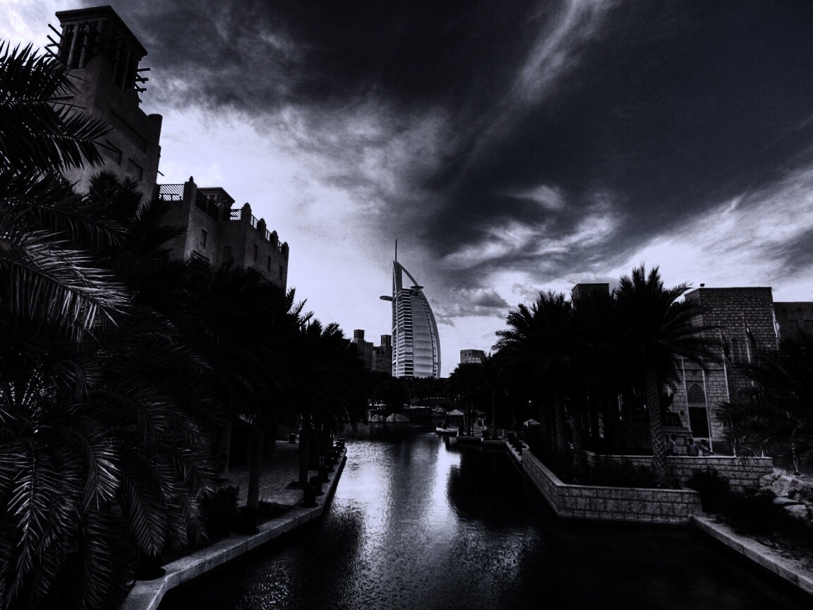 Вид на гостиницу Бурдж Аль Араб в Дубае обои